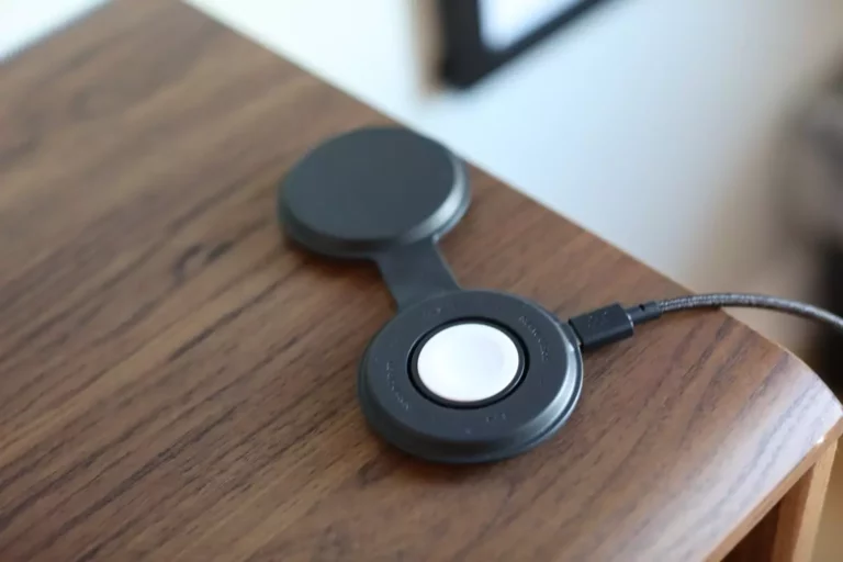 The Voyage Charger: A Blend of Elegance and Functionality 1 The Voyage Charger: A Blend of Elegance and Functionality