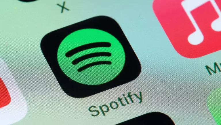 Spotify Shifts Gear: The Race for Video Podcast Supremacy 1 Spotify Shifts Gear: The Race for Video Podcast Supremacy